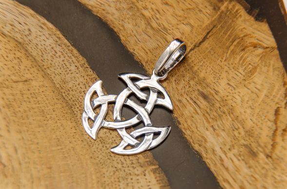 Srebrny wisiorek-amulet "Węzły Lughesa"